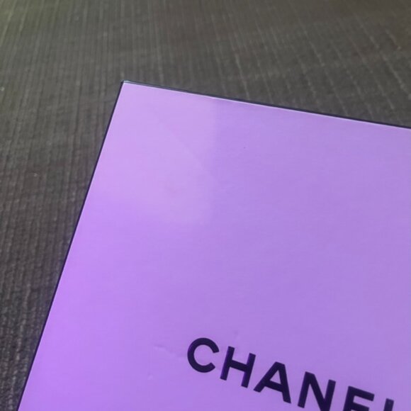 Authentic Chanel Gift Box Only White Black Empty 8.5 x 8.5 x 4 Tissue Paper Card - Picture 9 of 10